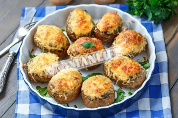 Картопля, фарширована грибами