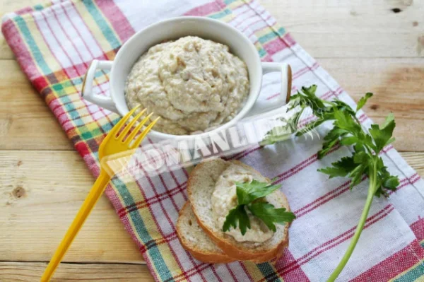 Класичний форшмак з оселедця та цибулі