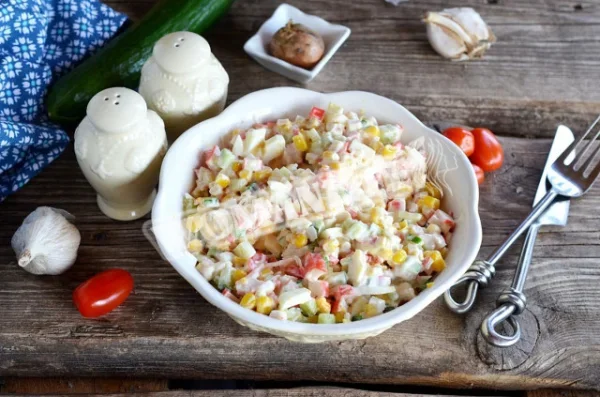 Класичний крабовий салат з кукурудзою без рису