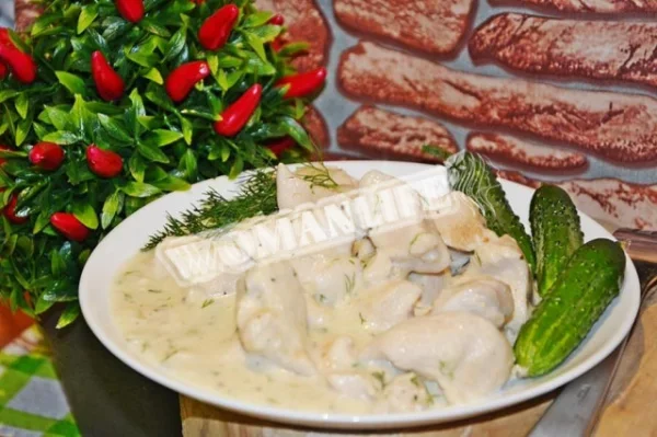 Курка в сметані в мультиварці