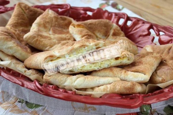 Хачапурі з листковим сиром