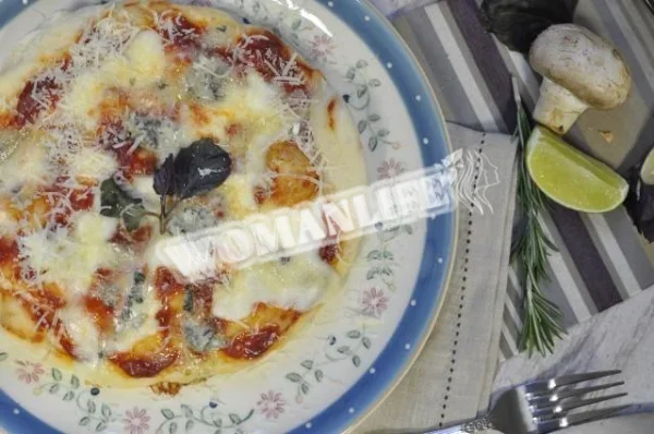 Піца Чотири сиру в мультиварці