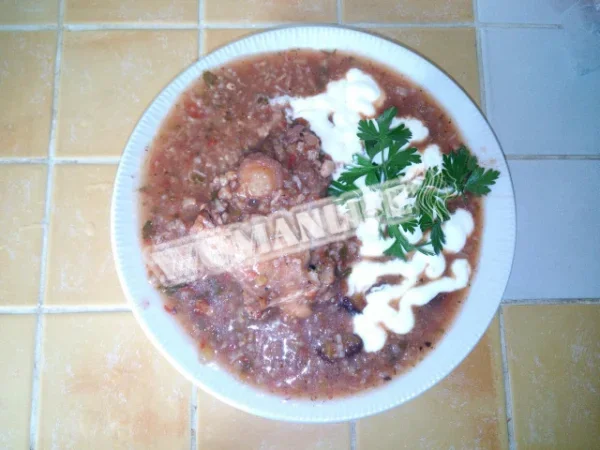 Харчо з горіхами і чорносливом