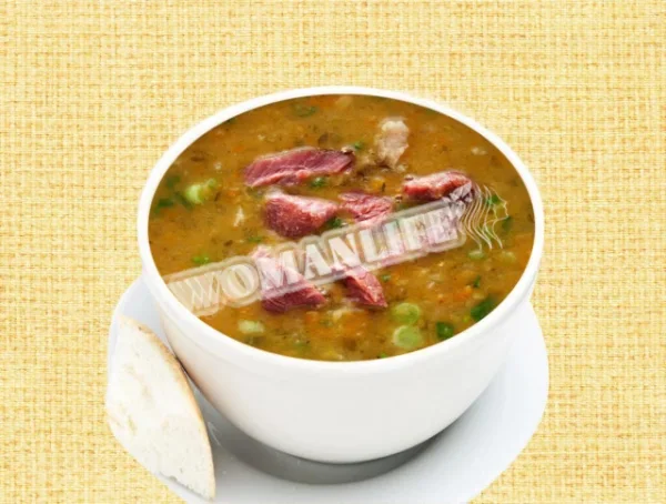 Горохове пюре з копченою куркою