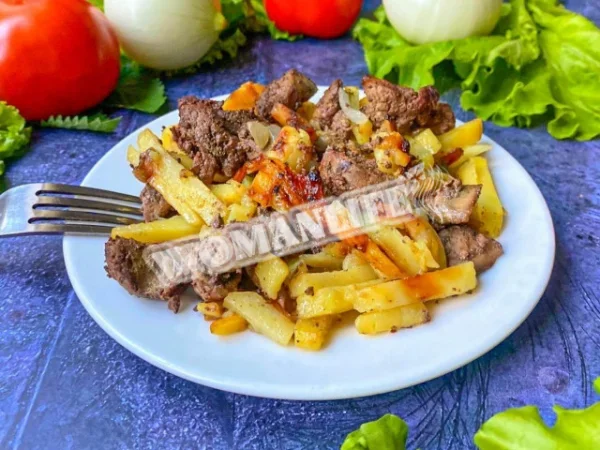 Смажена картопля з курячою печінкою