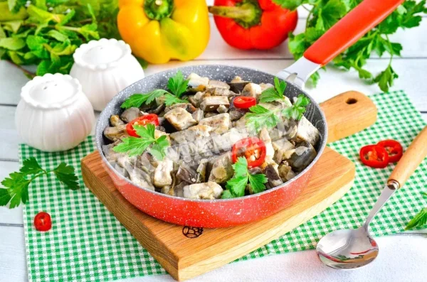 Баклажани як гриби на сковороді з яйцем
