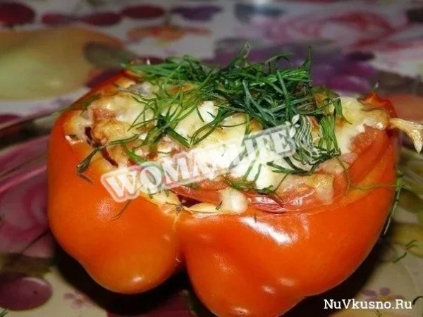 Перець, фарширований сиром і м'ясом