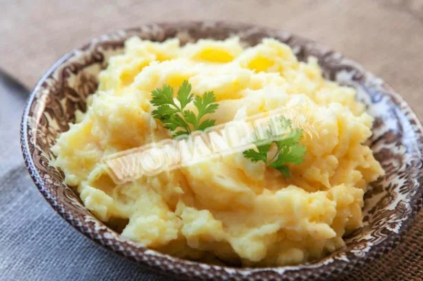 Картопляне пюре з цибулею, яйцем і молоком