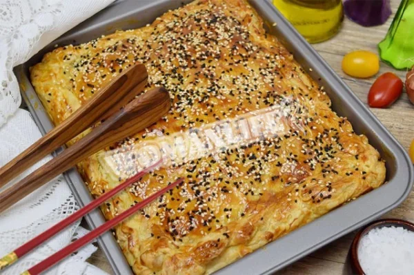 Шарковий пиріг з м'ясом і картоплею