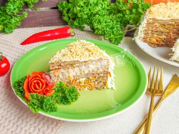 Печінковий торт з морквою і печінкою цибулею