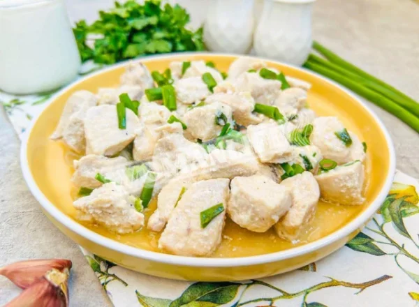 Курка в кефірі на сковороді