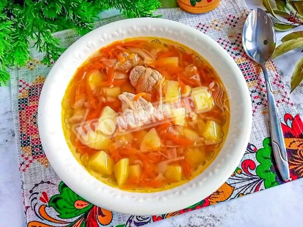 Щі на м'ясному бульйоні