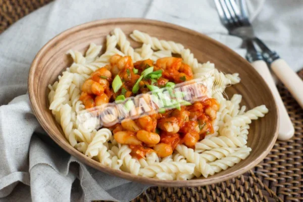 Макарони з квасолею