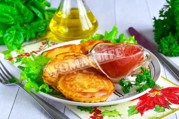 Ковбаска в клярі на сковороді