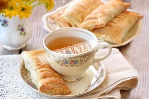 Листкові тістечка з куркою