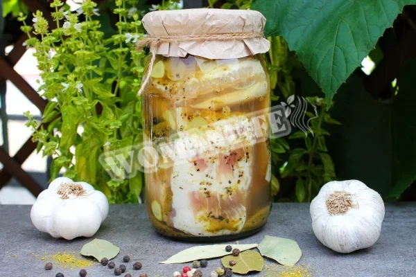 Мариноване сало в розсолі