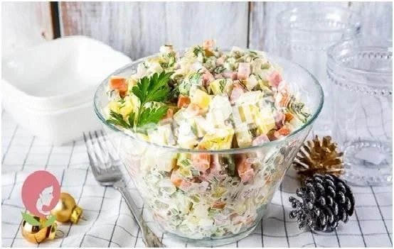 Салат олів'є з кукурудзою