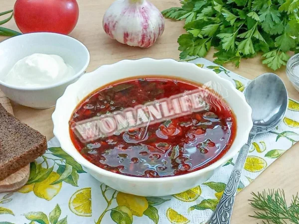 Борщ з бадиллям