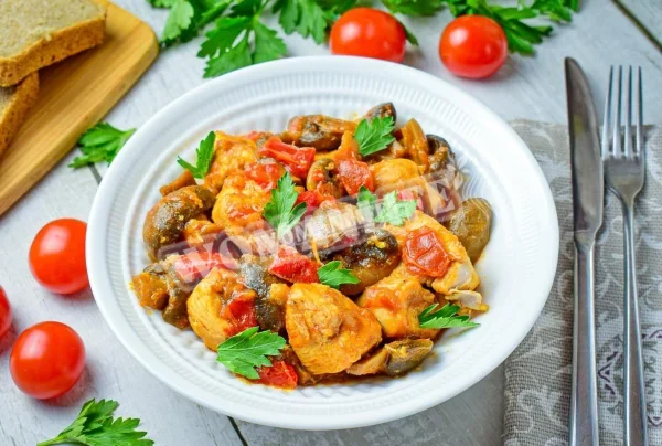 Курка з грибами в мультиварці