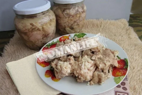 Тушкована курка в автоклаві