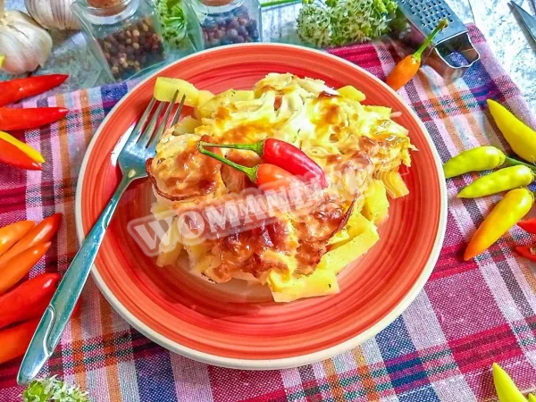 Картопля з курячим філе в духовці