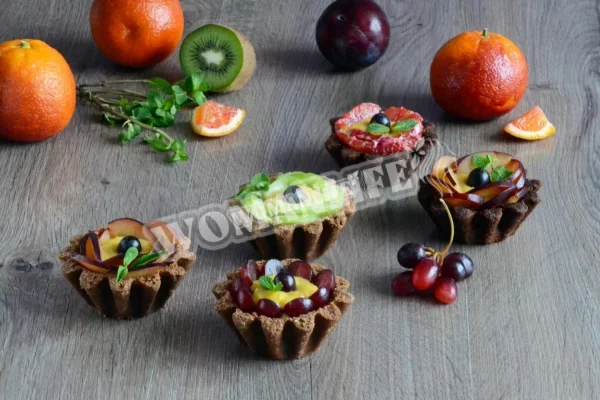 Пісочні кошики з фруктовими коржами