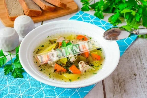 Розсольник з куркою і рисом