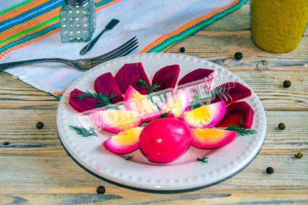 Мариновані курячі яйця
