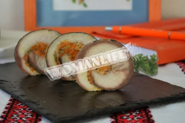 Рулет зі скумбрії з овочами