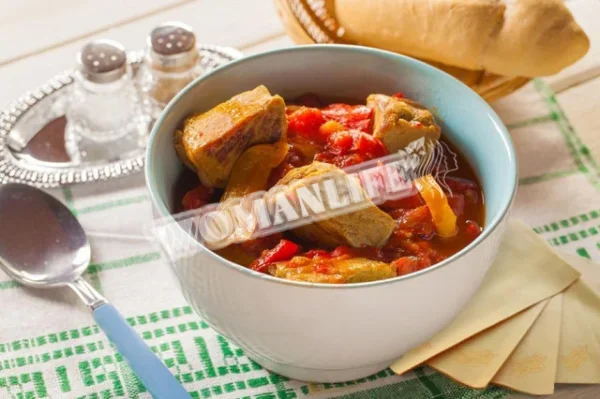 Гуляш в духовці