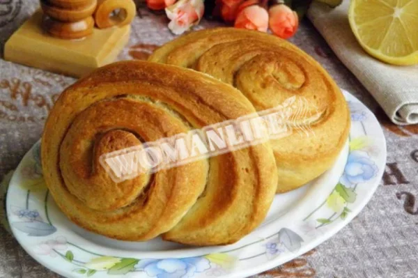 Здобні булочки з цукром