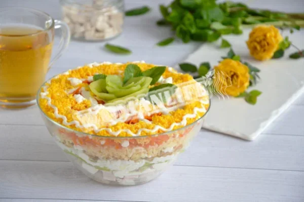 Салат Африка ківі курка яблуко сир яйце