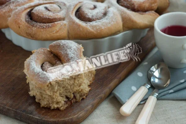 Булочки-равлики з ваніллю та корицею