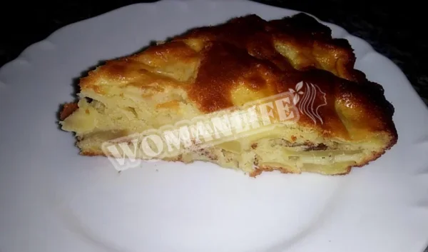Шарлотка з яблуками на кефірі