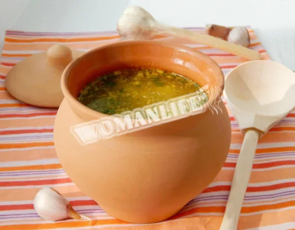 Суп з маринованими грибами
