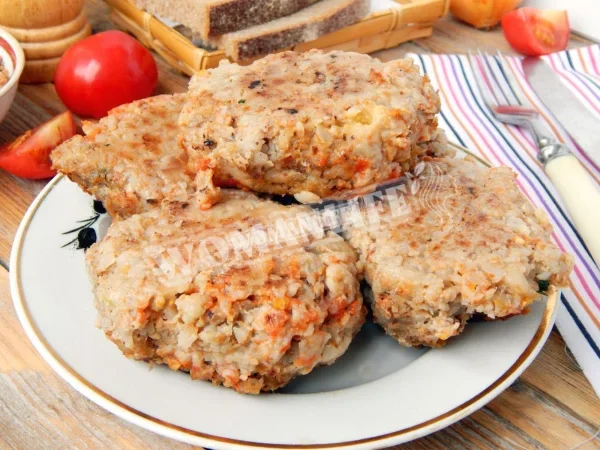 Котлети гречані з фаршем на сковороді