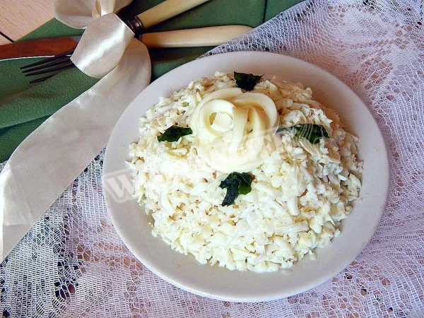 Салат «Наречена» з маринованими грибами