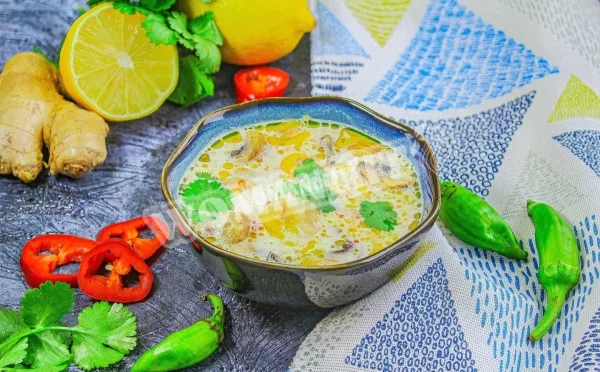 Суп Том Ям з куркою