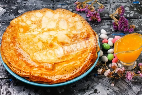 Млинці з дірочками залити окропом