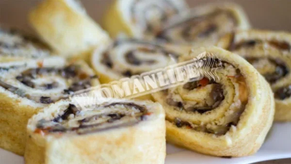 Закуска - бісквітний рулет з грибами