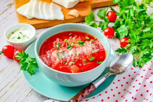 Борщ з пекінською капустою