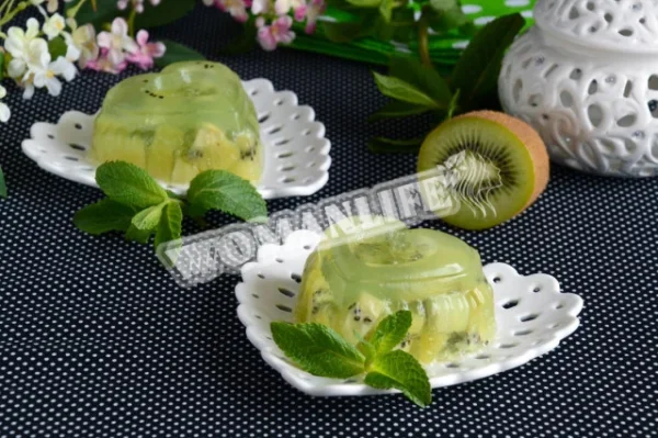 Десерт желе з ківі з желатином