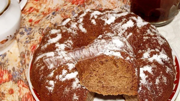 Пиріг з молоком і вершками без яєць і кориці