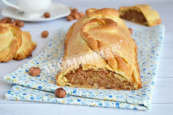 Рулет з яблуком і корицею