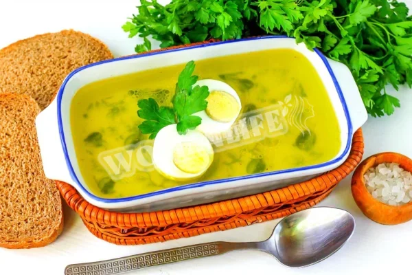 Курячий бульйон з яйцем