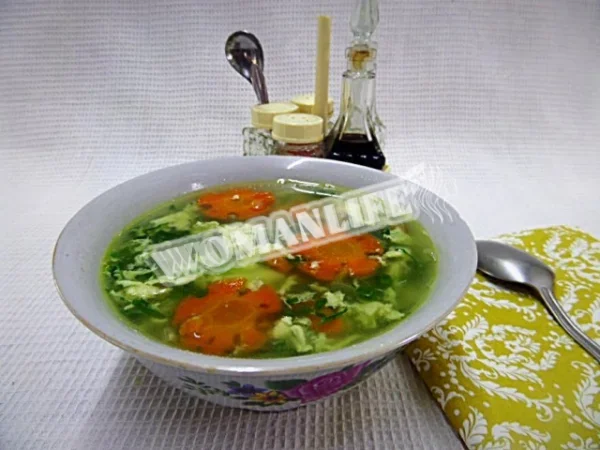Щі зі шпинатом