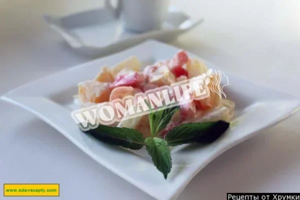 Фруктовий салат з помідорами і ананасами по-японськи