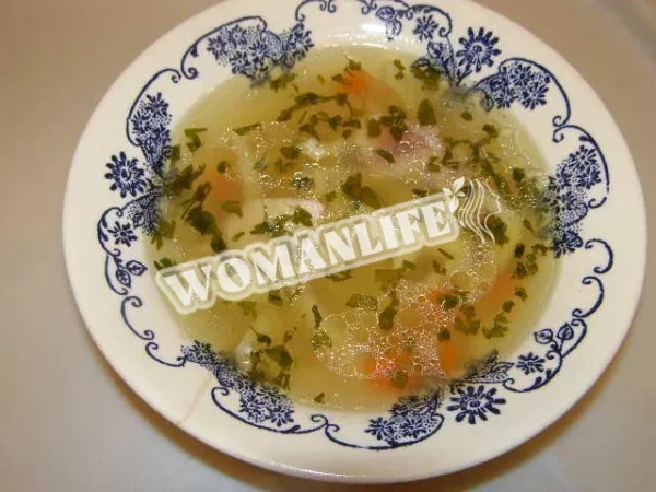 Суп з яйцем, куркою і коренем селери