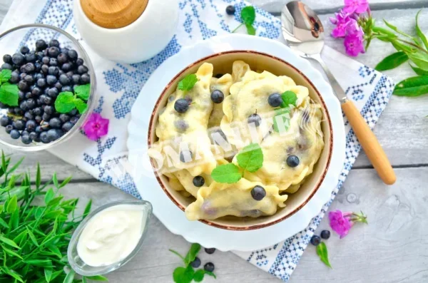 Вареники з чорницею на кефірі