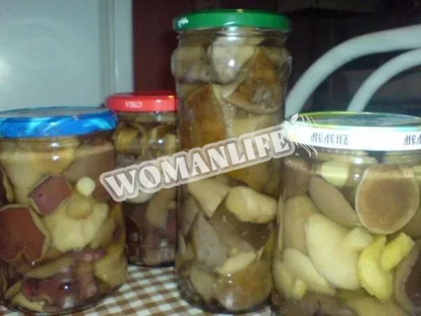 Боровики, мариновані з лимонною кислотою і оцтом